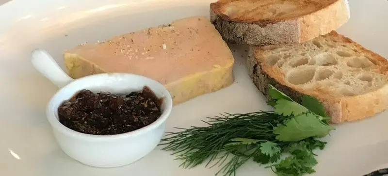 Foie gras de canard mi-cuit : Pain de campagne grillé