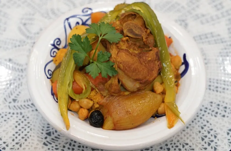 Couscous légumes agneau : Semoule, légumes du bouillon et agneau