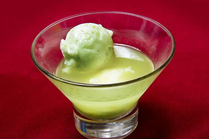 Coupe limoncello : Sorbet citron avec limoncello.